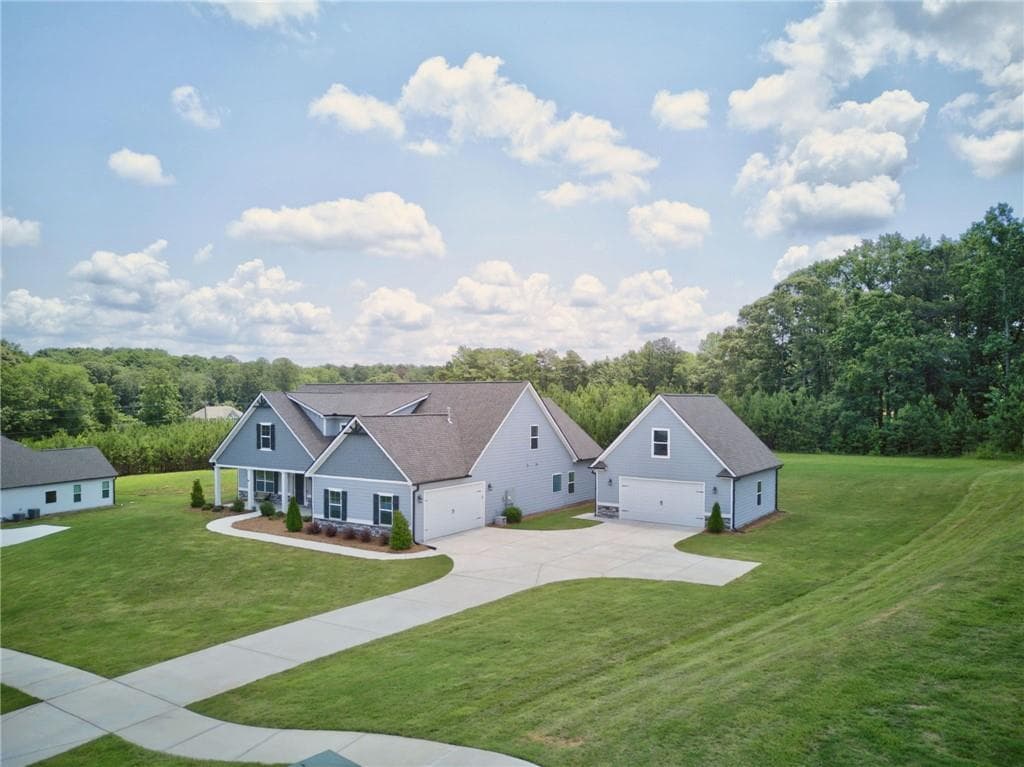 5 bedroom, 3 bathroom, 3,179 sq ft single family residence for sale at 48 Starr Place, Newnan, GA 30263 — photo 6