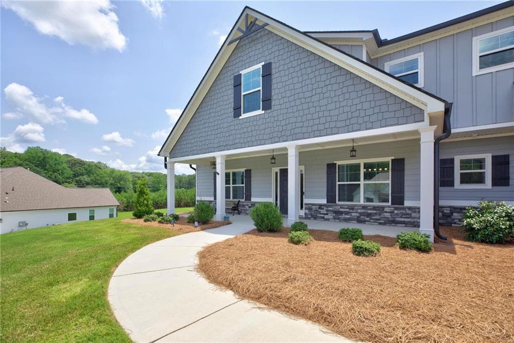 5 bedroom, 3 bathroom, 3,179 sq ft single family residence for sale at 48 Starr Place, Newnan, GA 30263 — photo 7