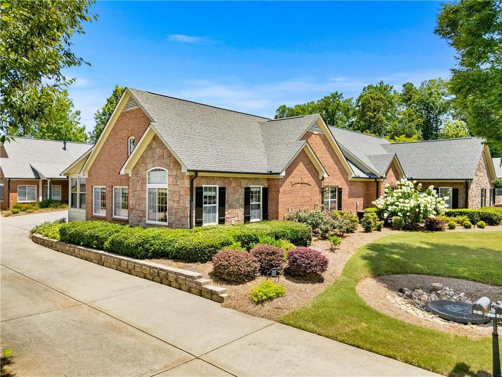 2 bedroom, 2 bathroom, 1,588 sq ft condominium for sale at 2601 Brookhavenrun Circle, Duluth, GA 30097 — photo 3