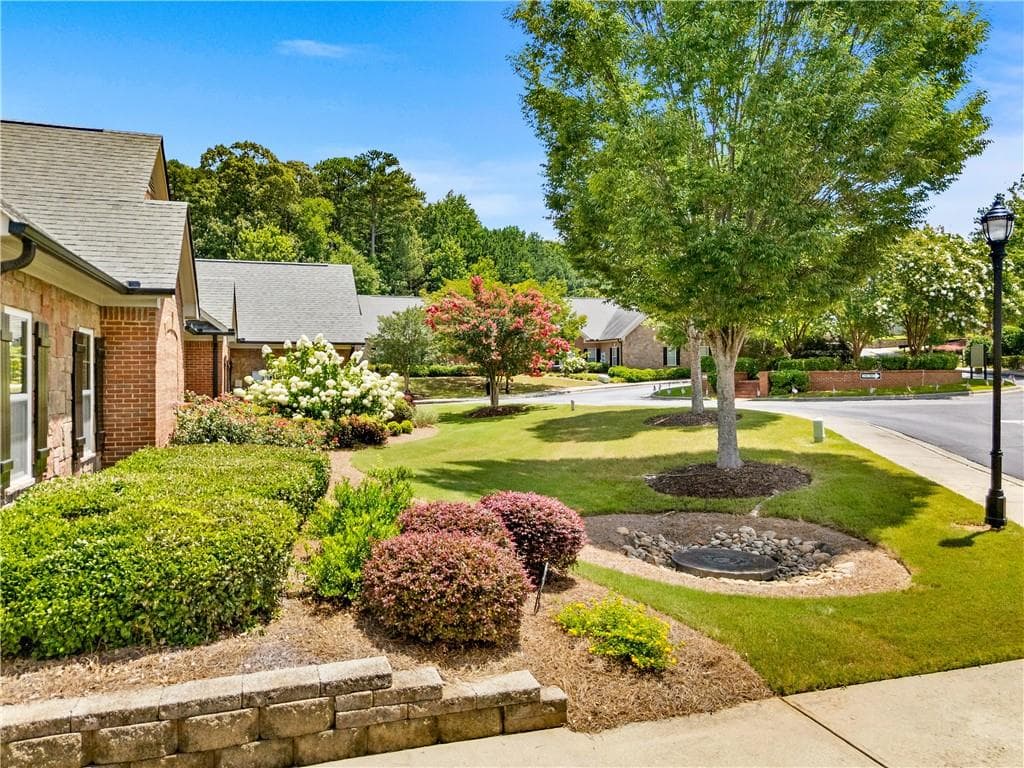 2 bedroom, 2 bathroom, 1,588 sq ft condominium for sale at 2601 Brookhavenrun Circle, Duluth, GA 30097 — photo 4