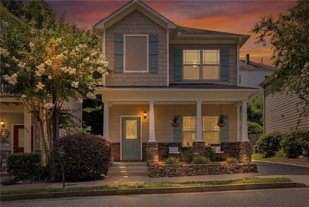 3 bedroom, 3 bathroom, 1,227 sq ft single family residence for sale at 218 W Marietta Street, Canton, GA 30114 — photo 2