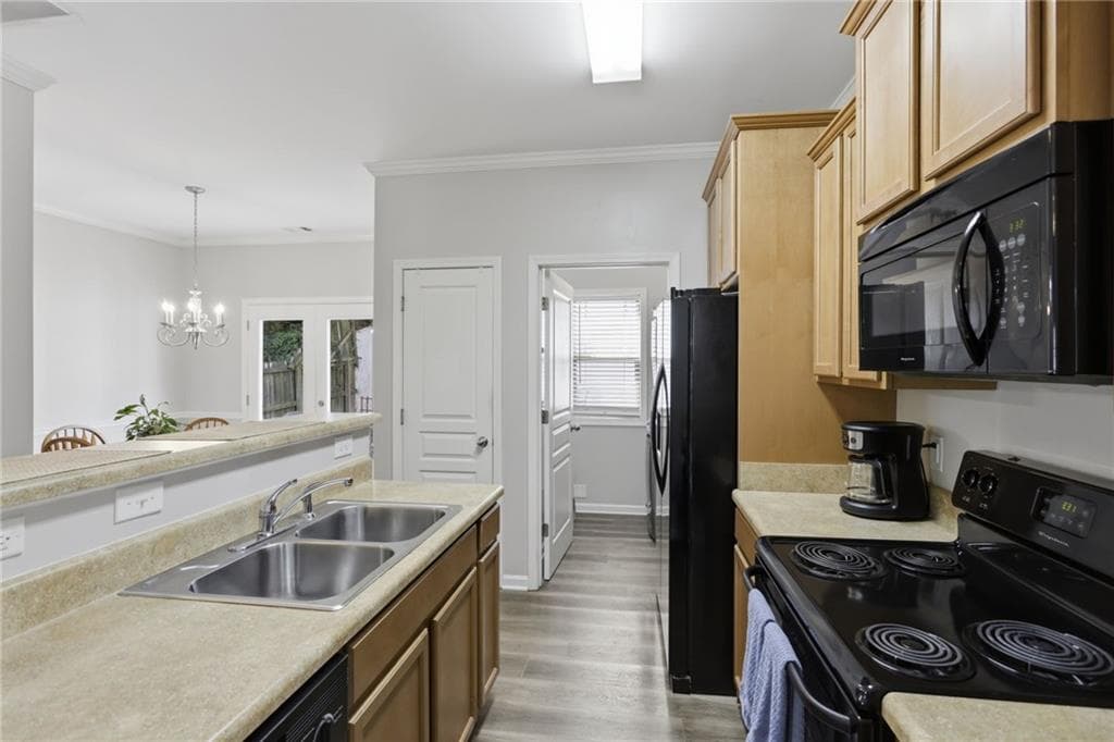 3 bedroom, 3 bathroom, 1,227 sq ft single family residence for sale at 218 W Marietta Street, Canton, GA 30114 — photo 8