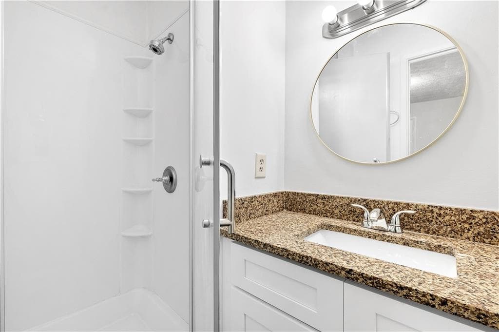 5 bedroom, 3 bathroom, 1,601 sq ft single family residence under contract at 4049 Green Oak Drive, Atlanta, GA 30340 — photo 10