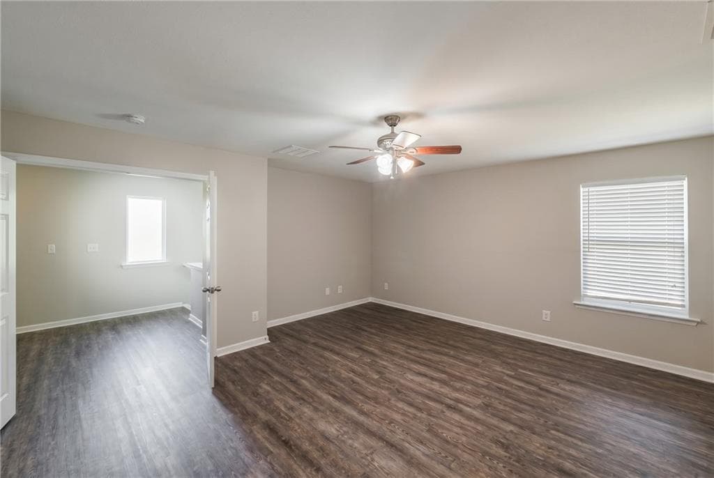 3 bedroom, 3 bathroom, 1,880 sq ft single family residence for sale at 160 Paxton Place, Newnan, GA 30263 — photo 9