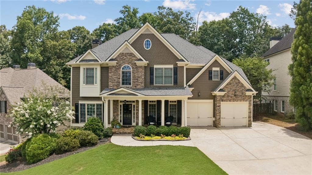2200 Hollowbrooke Court