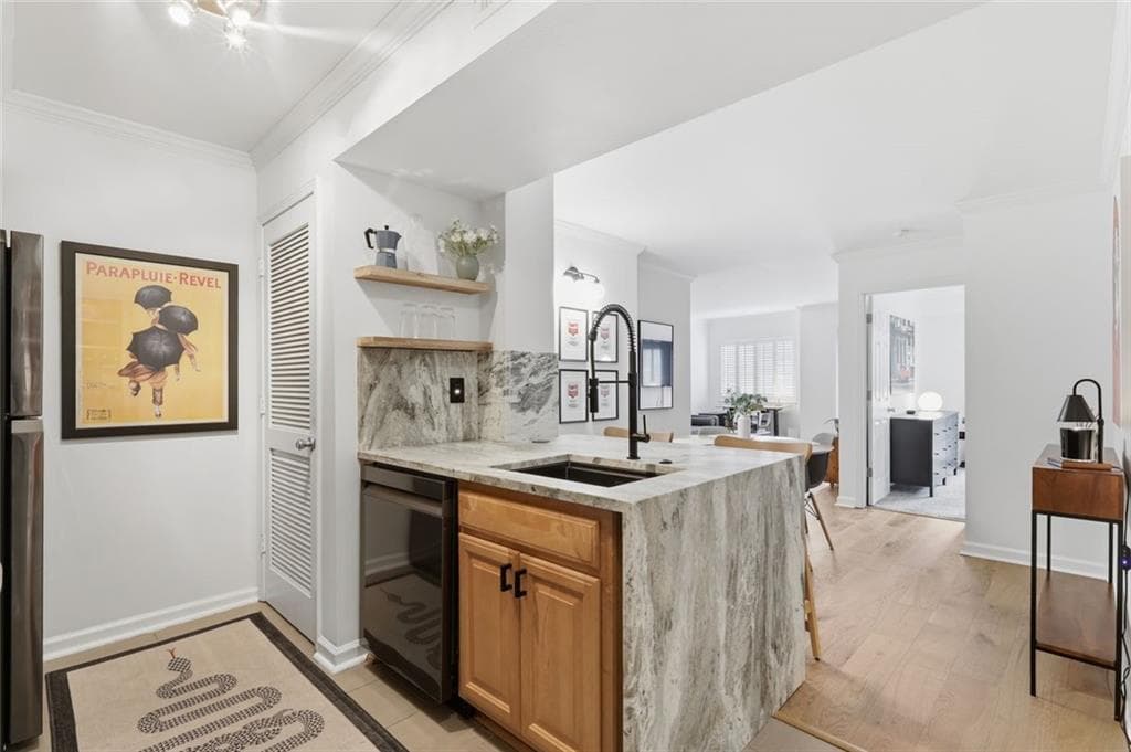 1 bedroom, 1 bathroom, 688 sq ft condominium for sale at 795 Hammond Drive 603, Sandy Springs, GA 30328 — photo 3