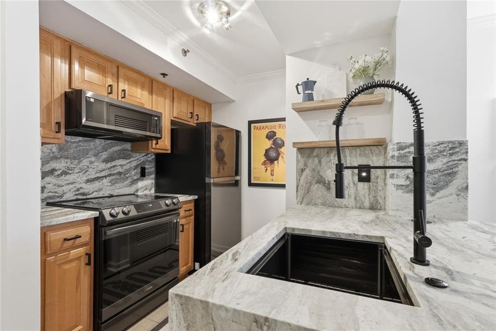 1 bedroom, 1 bathroom, 688 sq ft condominium for sale at 795 Hammond Drive 603, Sandy Springs, GA 30328 — photo 4
