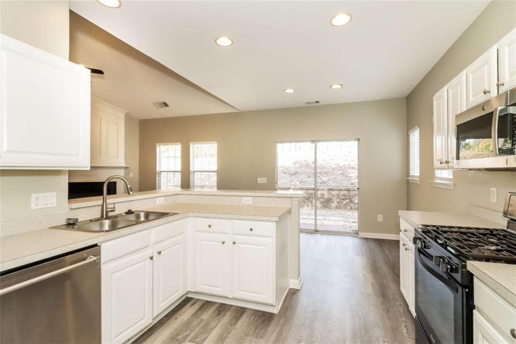 4 bedroom, 3 bathroom, 2,703 sq ft single family residence for sale at 1517 Fenmore Street, Lithia Springs, GA 30122 — photo 6