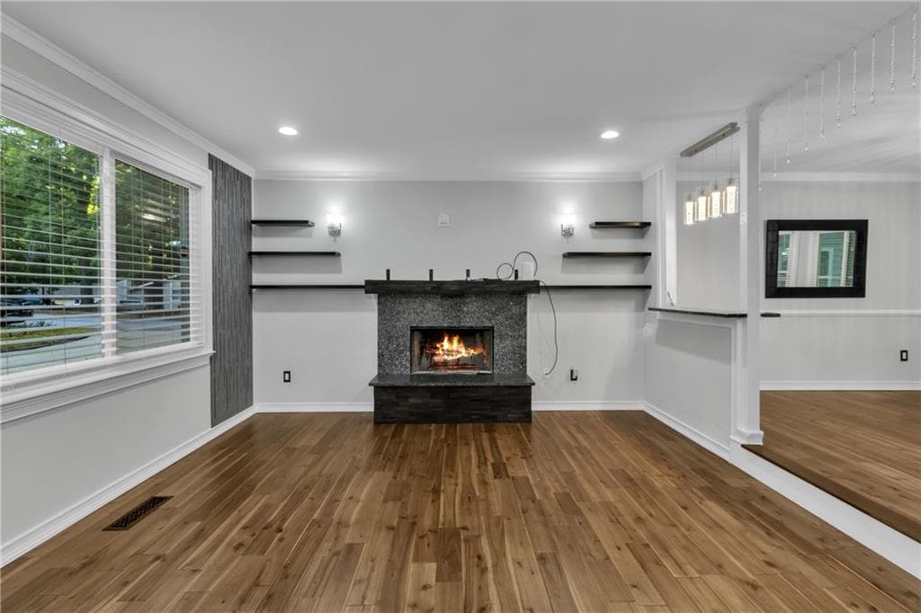 6 bedroom, 5 bathroom, 4,747 sq ft single family residence for sale at 8804 Willow Creek Court, Douglasville, GA 30135 — photo 2