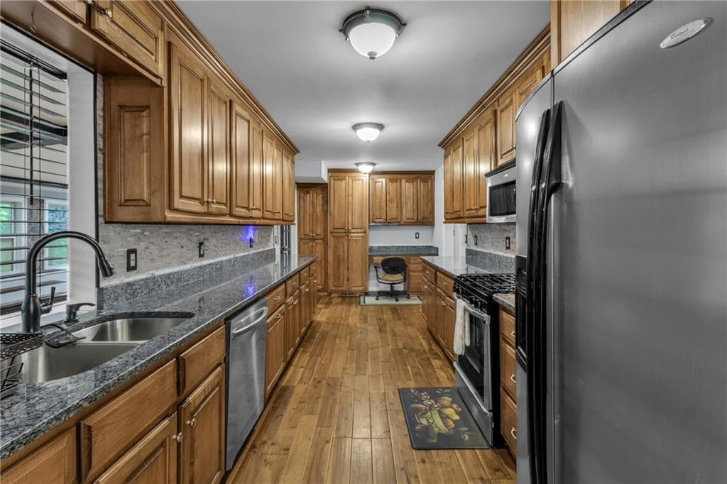 6 bedroom, 5 bathroom, 4,747 sq ft single family residence for sale at 8804 Willow Creek Court, Douglasville, GA 30135