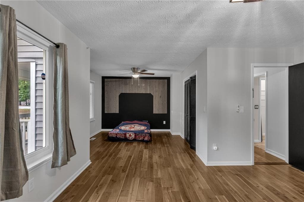 6 bedroom, 5 bathroom, 4,747 sq ft single family residence for sale at 8804 Willow Creek Court, Douglasville, GA 30135 — photo 6
