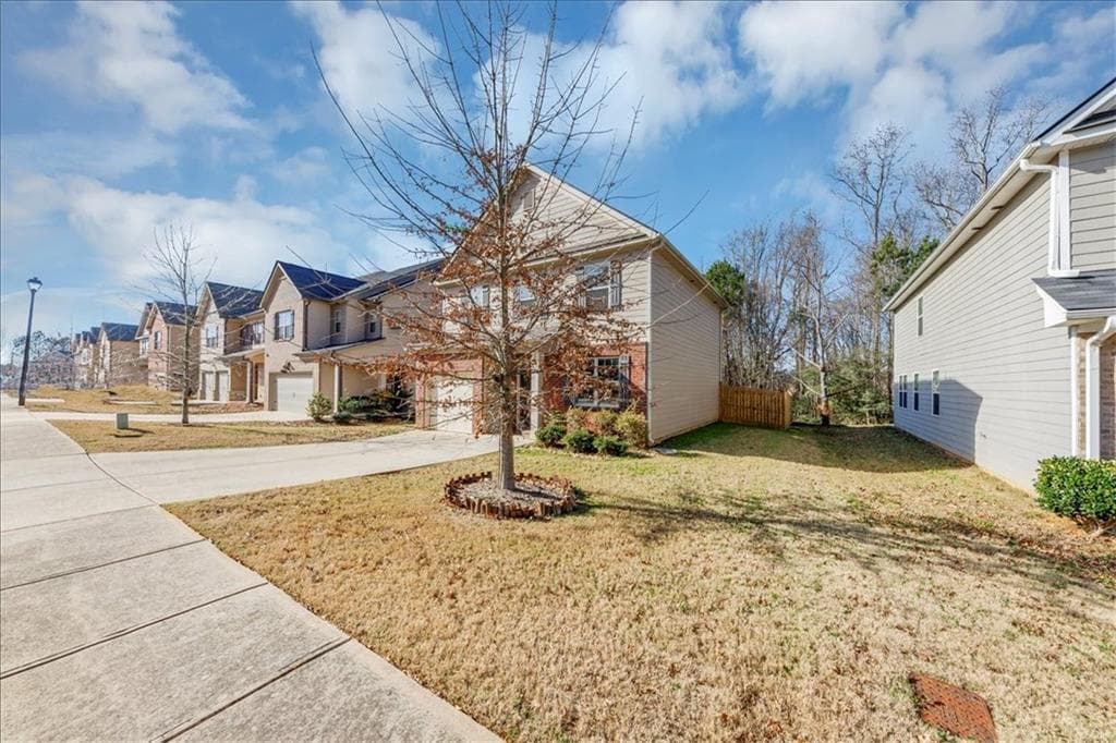 3 bedroom, 3 bathroom, 1,872 sq ft single family residence for sale at 11945 Lovejoy Crossing Way, Hampton, GA 30228 — photo 3