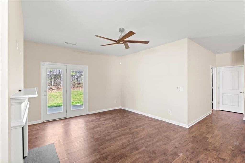 5 bedroom, 3 bathroom, 2,480 sq ft single family residence for sale at 201 Hayes Park Drive, Dallas, GA 30132 — photo 7