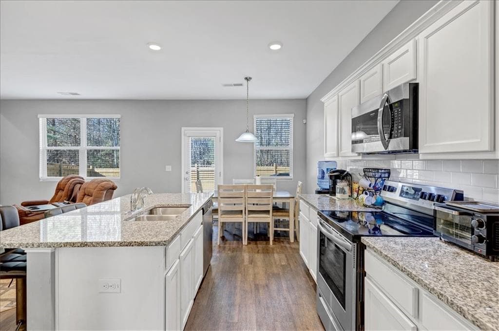 3 bedroom, 3 bathroom, 1,872 sq ft single family residence for sale at 11945 Lovejoy Crossing Way, Hampton, GA 30228 — photo 9
