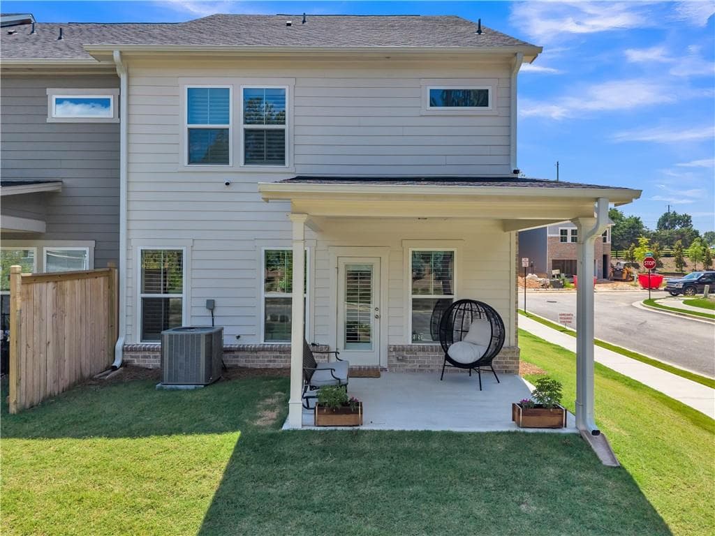 3 bedroom, 3 bathroom, 2,035 sq ft townhouse for sale at 5745 Tillman Way, Powder Springs, GA 30127 — photo 3