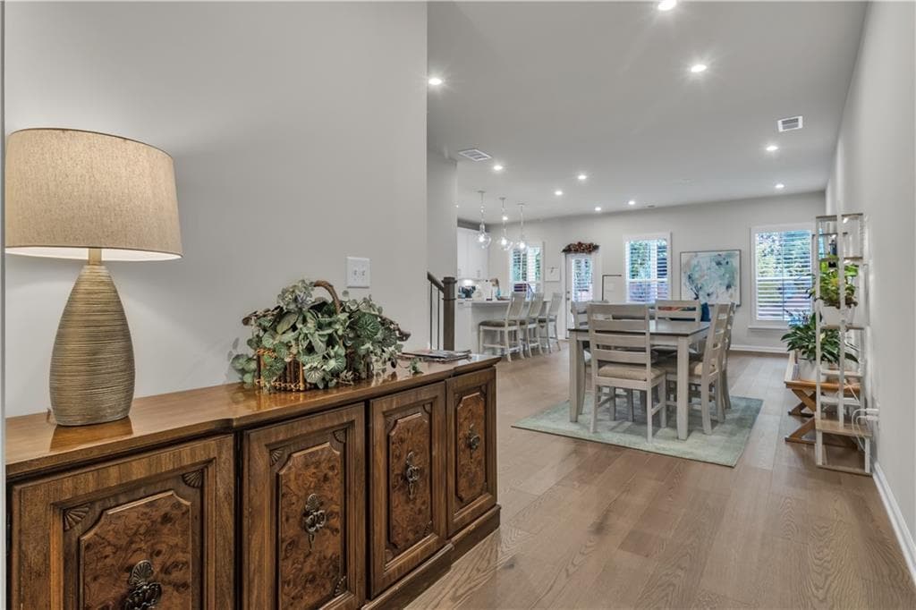 3 bedroom, 3 bathroom, 2,035 sq ft townhouse for sale at 5745 Tillman Way, Powder Springs, GA 30127 — photo 8