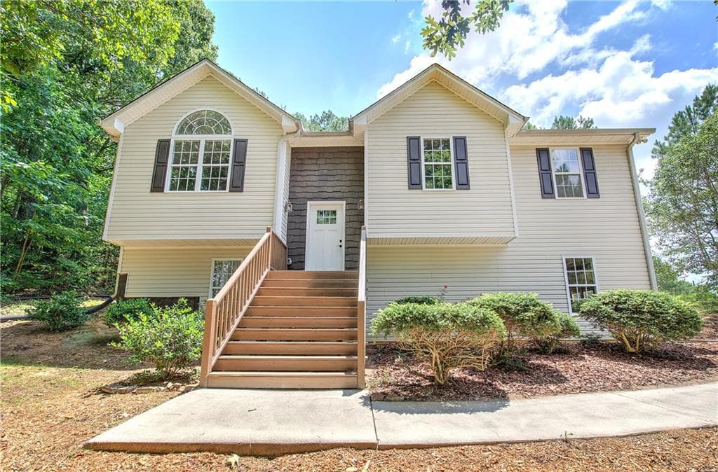 3 bedroom, 2 bathroom, 1,917 sq ft single family residence for sale at 290 Whispering Waters Drive, Jasper, GA 30143