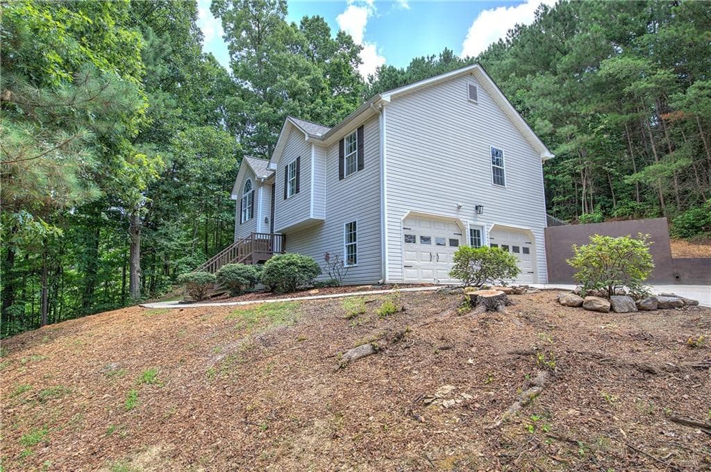 3 bedroom, 2 bathroom, 1,917 sq ft single family residence for sale at 290 Whispering Waters Drive, Jasper, GA 30143 — photo 5