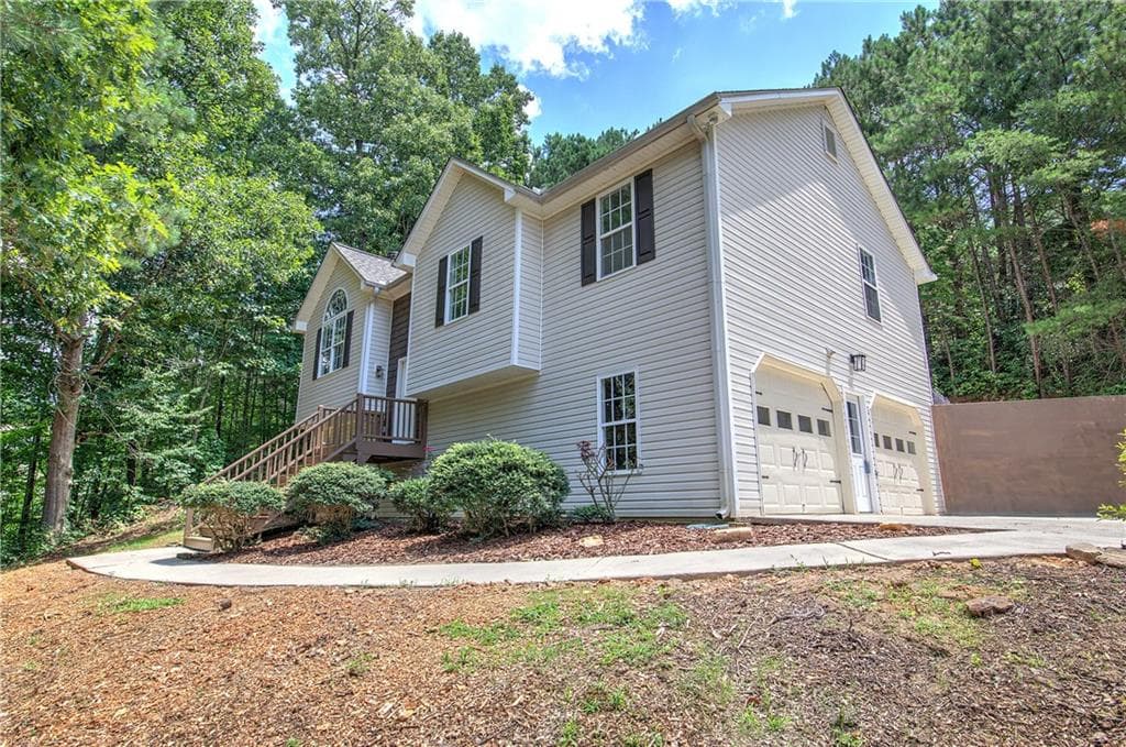 3 bedroom, 2 bathroom, 1,917 sq ft single family residence for sale at 290 Whispering Waters Drive, Jasper, GA 30143 — photo 6