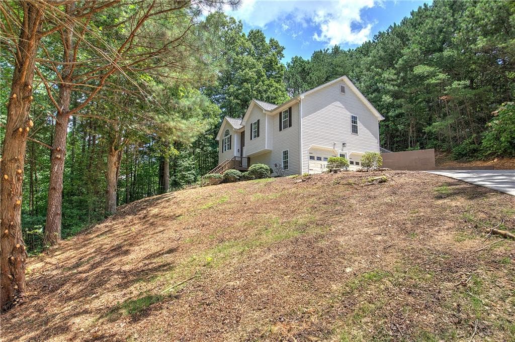 3 bedroom, 2 bathroom, 1,917 sq ft single family residence for sale at 290 Whispering Waters Drive, Jasper, GA 30143 — photo 8