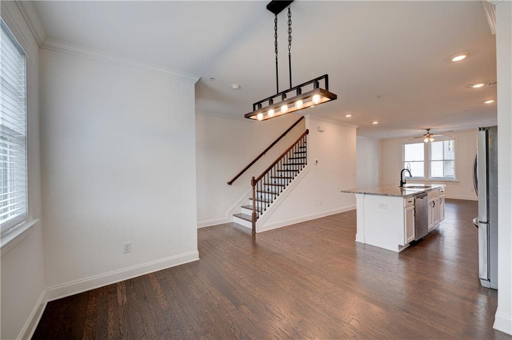 3 bedroom, 4 bathroom, 1,896 sq ft townhouse for sale at 6532 Beacon Drive, Atlanta, GA 30328 — photo 6
