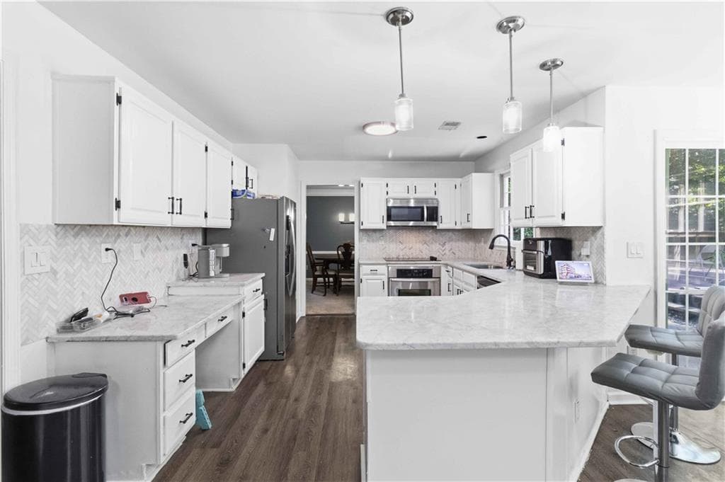 4 bedroom, 3 bathroom, 2,854 sq ft single family residence for sale at 1180 Roseberry Court, Grayson, GA 30017 — photo 5