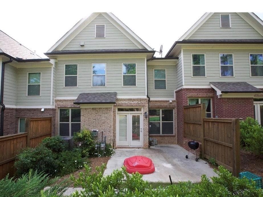 3 bedroom, 3 bathroom, 2,448 sq ft townhouse for sale at 10550 Arlington Point, Alpharetta, GA 30022 — photo 6