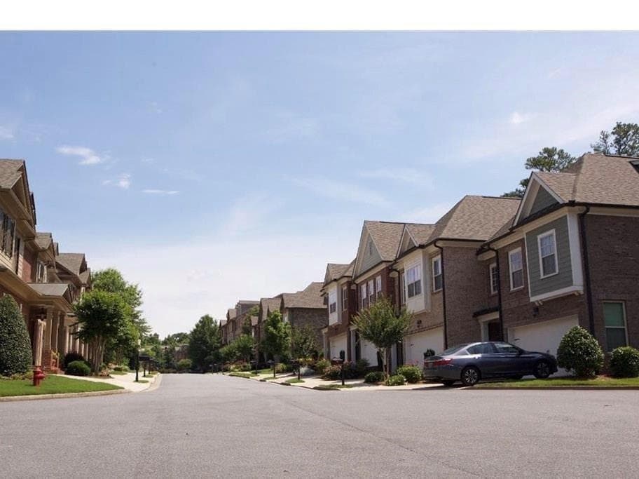 3 bedroom, 3 bathroom, 2,448 sq ft townhouse for sale at 10550 Arlington Point, Alpharetta, GA 30022 — photo 7