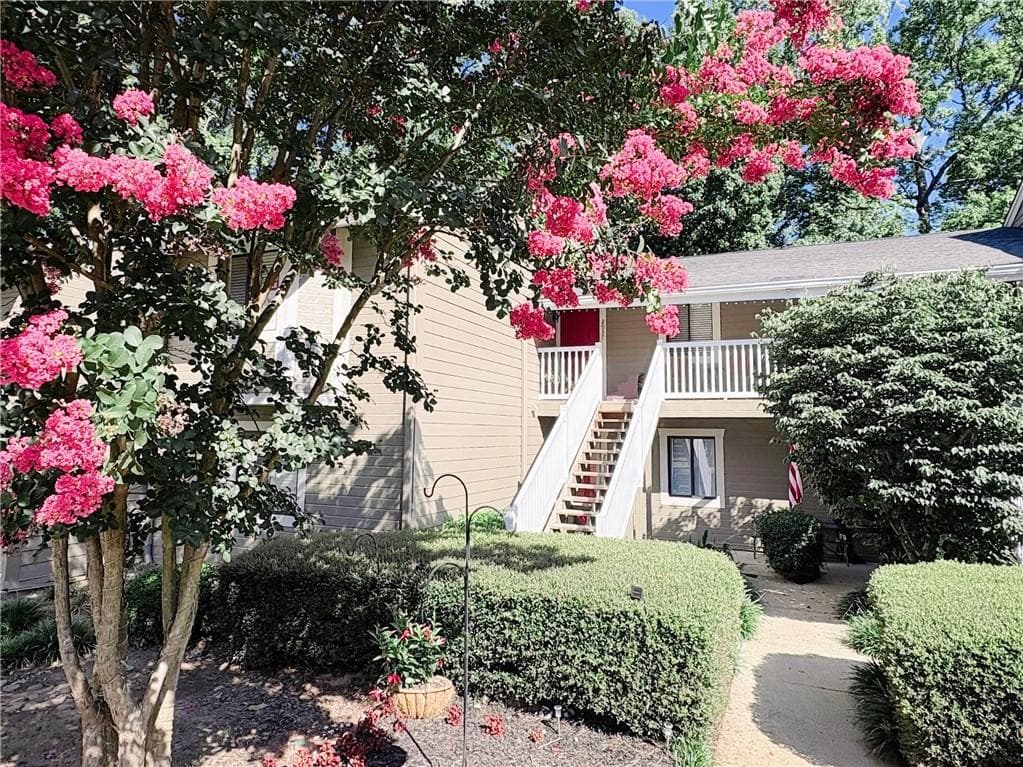 2 bedroom, 2 bathroom, 1,209 sq ft condominium for sale at 2937 Torreya Way, Marietta, GA 30067 — photo 1 of 15
