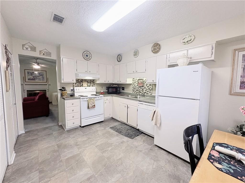 2 bedroom, 2 bathroom, 1,209 sq ft condominium for sale at 2937 Torreya Way, Marietta, GA 30067 — photo 8