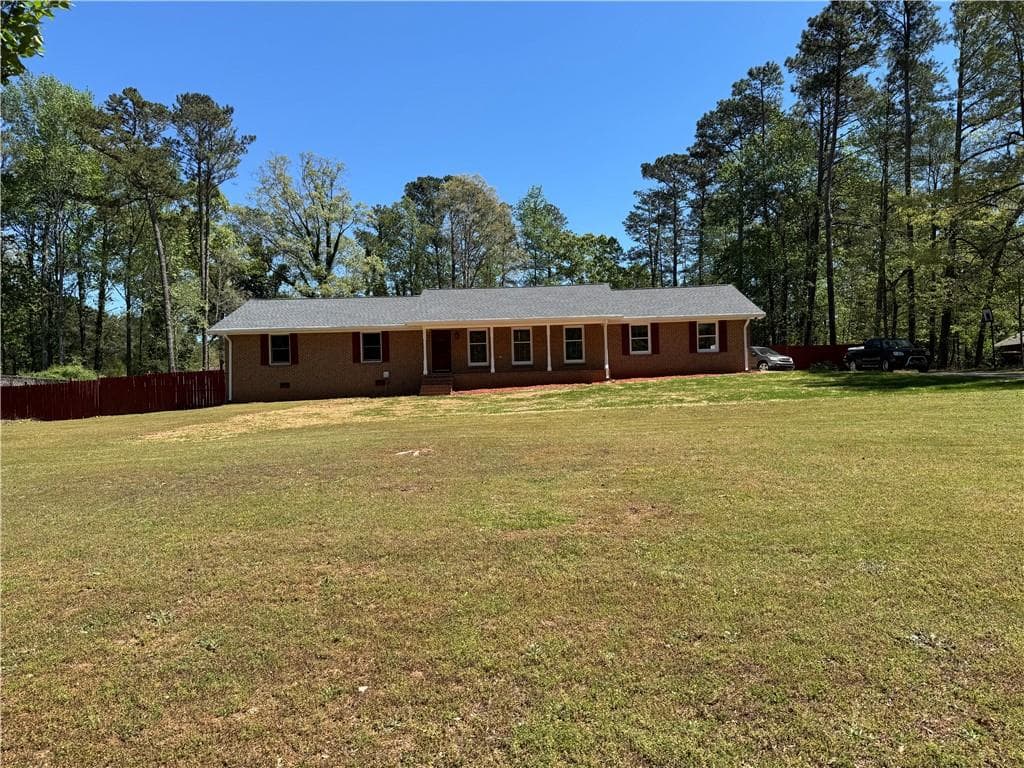 3 bedroom, 2 bathroom, 2,005 sq ft single family residence for sale at 700 Ponderosa Court, Fayetteville, GA 30214 — photo 6