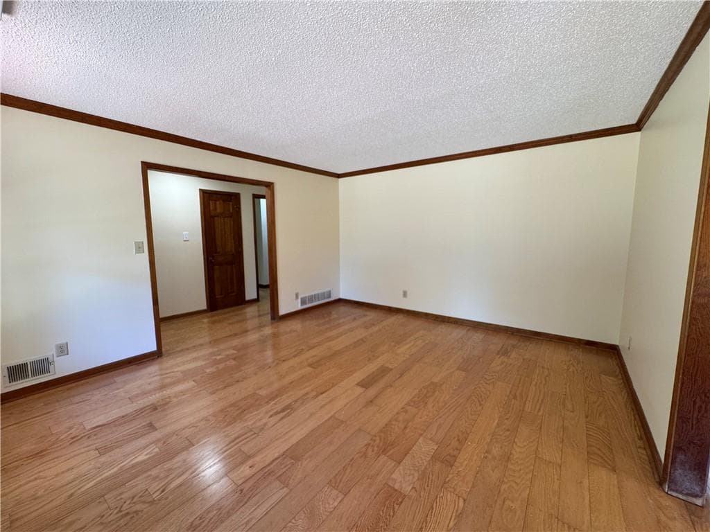 3 bedroom, 2 bathroom, 2,005 sq ft single family residence for sale at 700 Ponderosa Court, Fayetteville, GA 30214 — photo 9