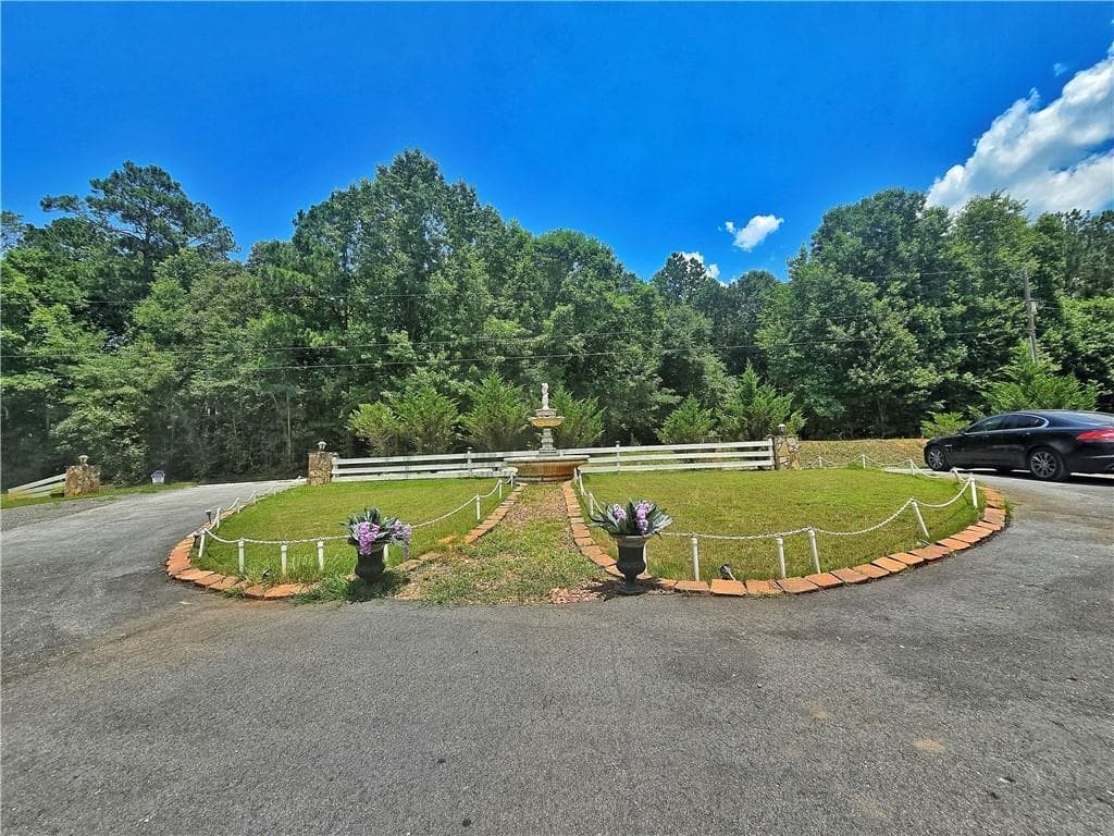 3 bedroom, 2 bathroom, 1,404 sq ft single family residence for sale at 2001 Rocky Creek Road, Mansfield, GA 30055 — photo 5