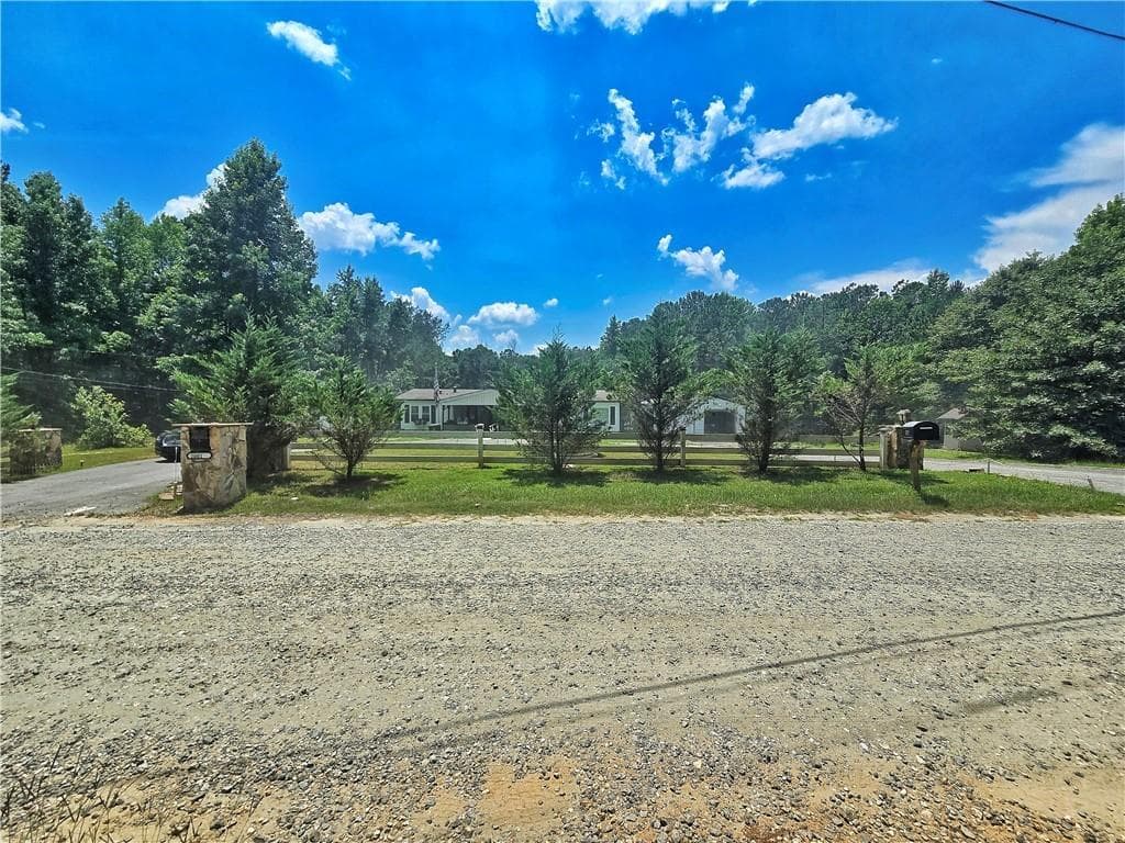 3 bedroom, 2 bathroom, 1,404 sq ft single family residence for sale at 2001 Rocky Creek Road, Mansfield, GA 30055 — photo 7