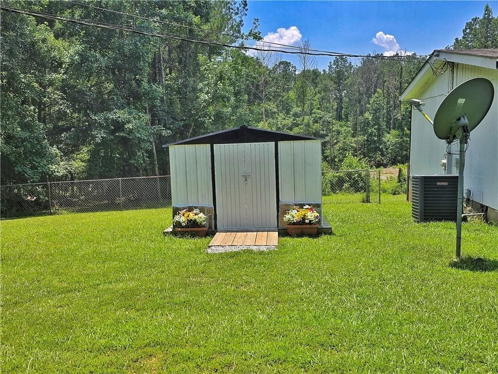 3 bedroom, 2 bathroom, 1,404 sq ft single family residence for sale at 2001 Rocky Creek Road, Mansfield, GA 30055 — photo 10