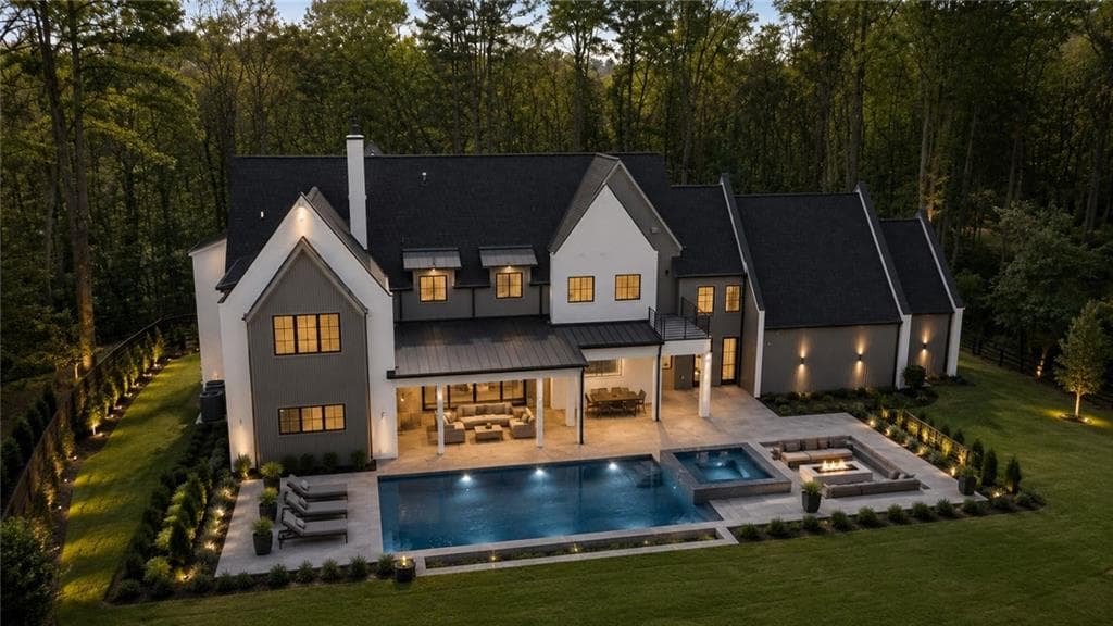 372 Chattahoochee Street, Roswell, GA 30075 — most recent listing photo