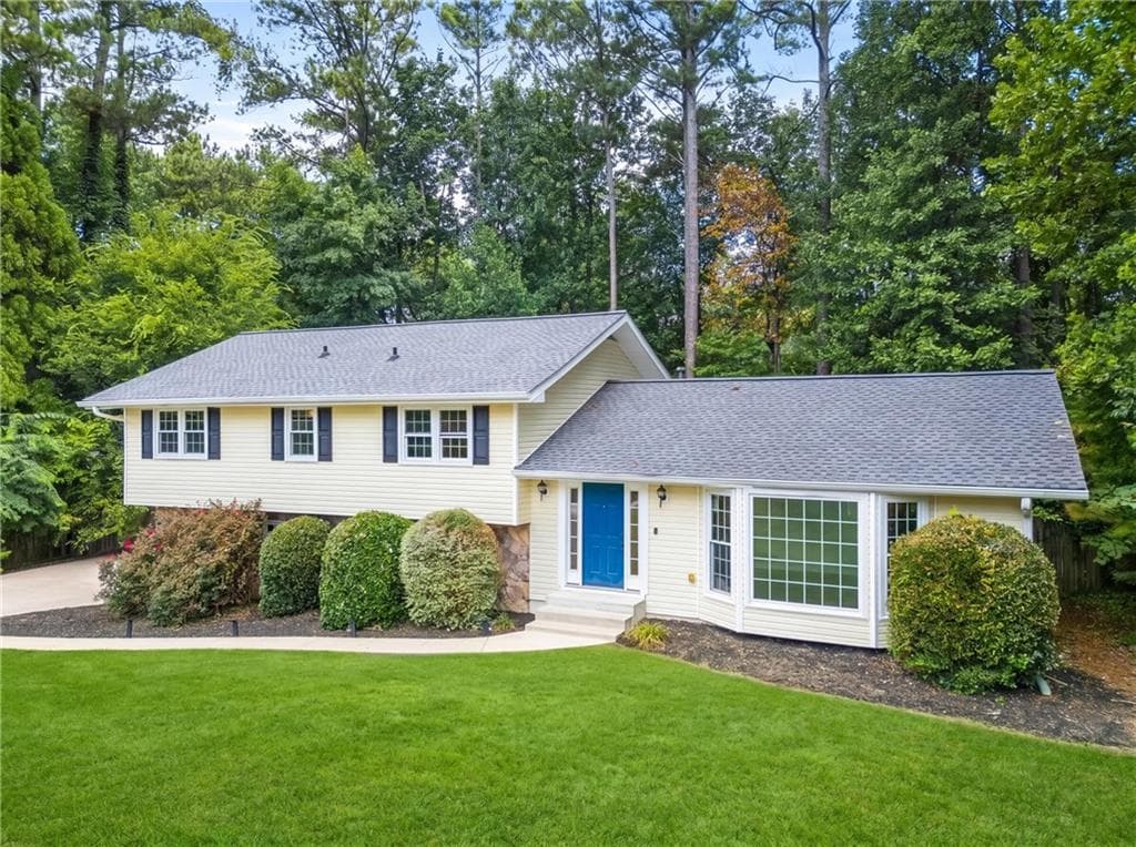 4 bedroom, 3 bathroom, 2,158 sq ft single family residence for sale at 4576 Cedar Knoll Drive, Marietta, GA 30066 — photo 3