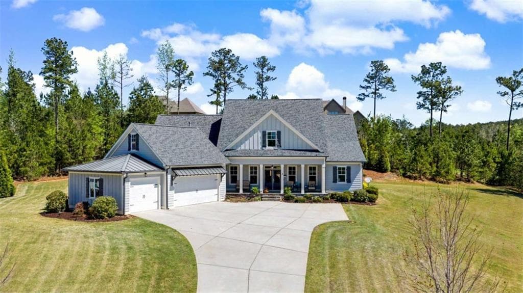4 bedroom, 5 bathroom, 3,525 sq ft single family residence for sale at 126 Raintree Court, Newnan, GA 30265 — photo 2