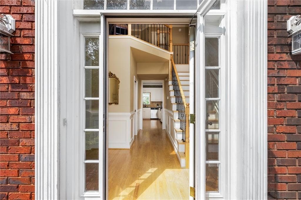 6 bedroom, 4 bathroom, 4,043 sq ft single family residence for sale at 1918 De Winton Place, Lawrenceville, GA 30043 — photo 6