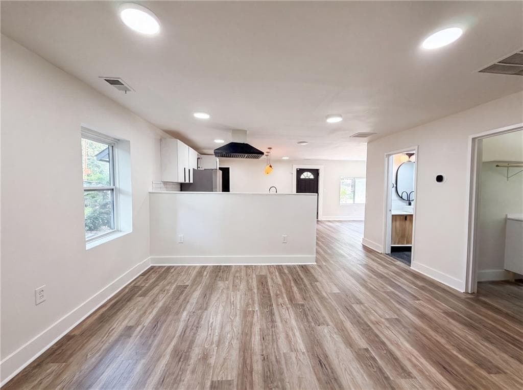 3 bedroom, 2 bathroom, 1,579 sq ft single family residence for sale at 470 Oak Drive, Atlanta, GA 30354 — photo 3