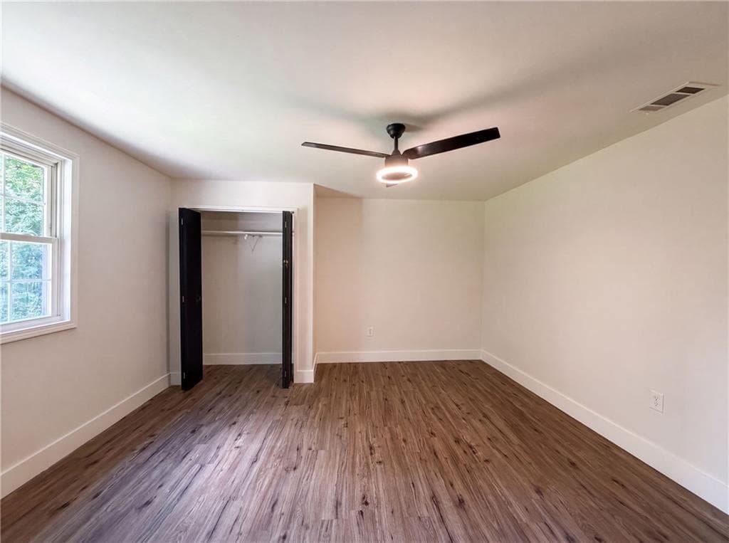 3 bedroom, 2 bathroom, 1,579 sq ft single family residence for sale at 470 Oak Drive, Atlanta, GA 30354 — photo 4