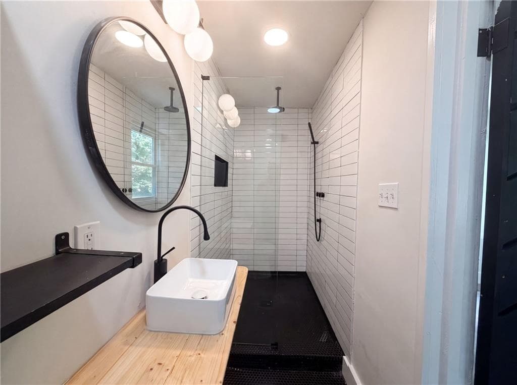 3 bedroom, 2 bathroom, 1,579 sq ft single family residence for sale at 470 Oak Drive, Atlanta, GA 30354 — photo 9