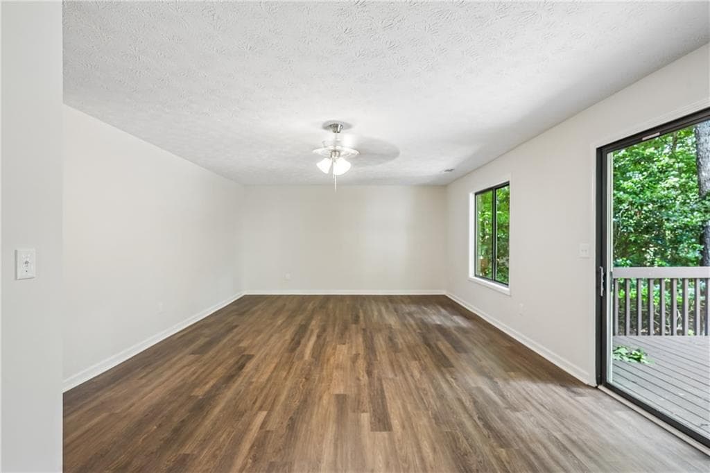 4 bedroom, 3 bathroom, 2,579 sq ft single family residence under contract at 4927 Dillards Mill Way, Duluth, GA 30096 — photo 6