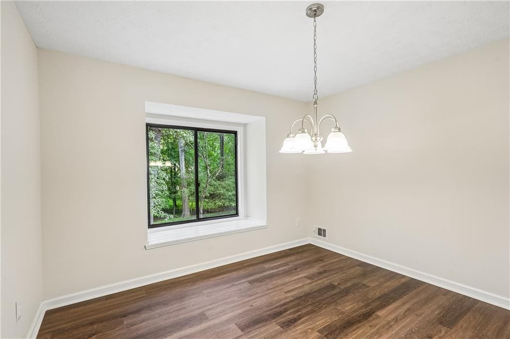 4 bedroom, 3 bathroom, 2,579 sq ft single family residence under contract at 4927 Dillards Mill Way, Duluth, GA 30096 — photo 9