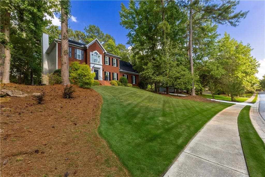 5 bedroom, 3 bathroom, 2,790 sq ft single family residence under contract at 185 Highview Trace, Fayetteville, GA 30215 — photo 4