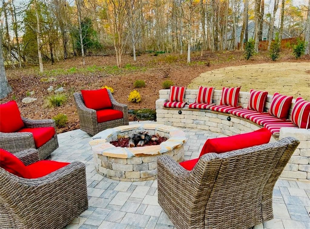 5 bedroom, 3 bathroom, 2,790 sq ft single family residence under contract at 185 Highview Trace, Fayetteville, GA 30215 — photo 10