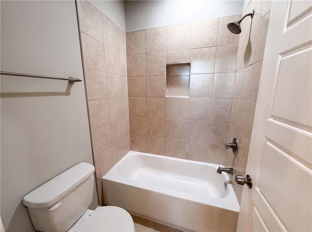 4 bedroom, 4 bathroom, 2,638 sq ft single family residence for sale at 5317 Winmire Lane, Stone Mountain, GA 30088 — photo 10