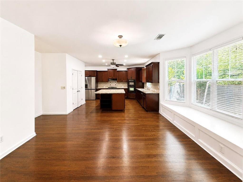 4 bedroom, 4 bathroom, 3,752 sq ft single family residence for sale at 320 New point Lane, Canton, GA 30114 — photo 9
