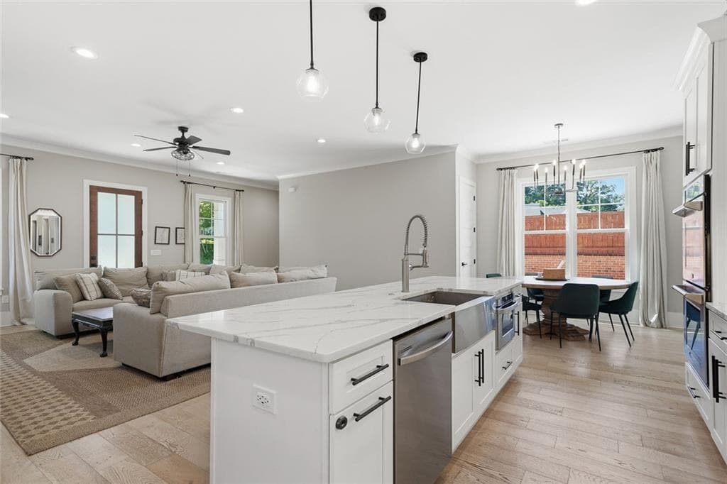 5 bedroom, 5 bathroom, 3,200 sq ft single family residence for sale at 190 Chestnut Street, Ball Ground, GA 30107 — photo 10