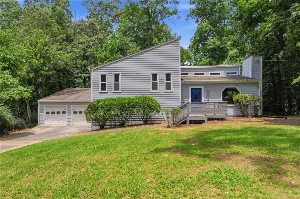 3 bedroom, 2 bathroom, 2,438 sq ft single family residence sold at 1035 Lakewood Drive, Marietta, GA 30066